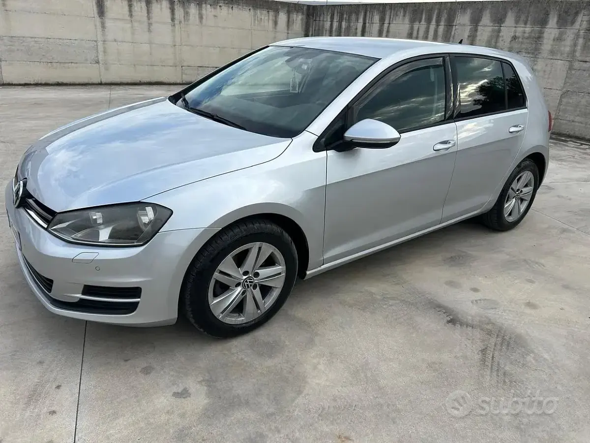 Usata VW Golf VII 110 CV (80 kW) 2015 Grigio Utilitaria
