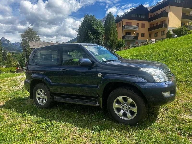 Blu/azzurro Usata 2003 Toyota Land Cruiser Executive SUV | 7800 € (Super prezzo) - Immagine 1/4