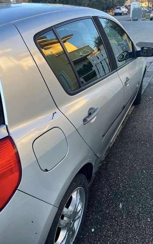 Usata Renault Clio II Dynamique 86 CV (63 kW) 2005 Berlina