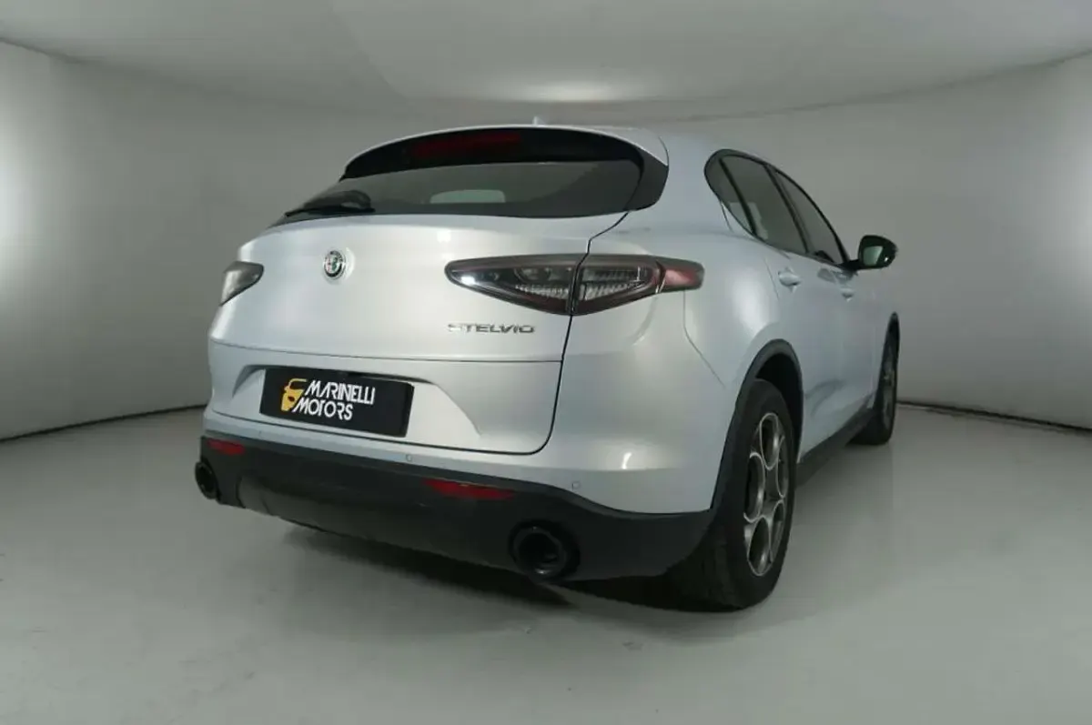 Usata Alfa Romeo Stelvio Sprint 160 CV (117 kW) 2024 Bianco SUV