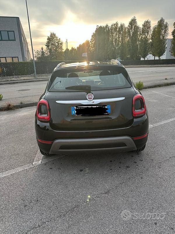 Usata Fiat 130 Cross 130 CV (95 kW) 2021 Nero Utilitaria