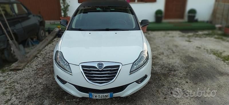 Usata Lancia Delta 120 CV (88 kW) 2013 Bianco Utilitaria