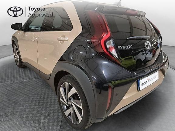 Usata Toyota Aygo X Lounge 72 CV (52 kW) 2022 Rosso SUV