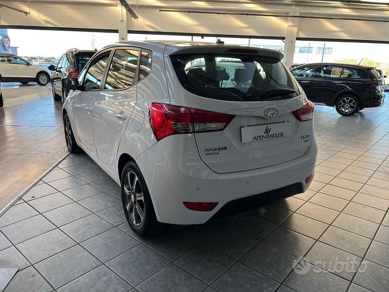 Usata Hyundai i20 90 CV (66 kW) 2018 Bianco Monovolume