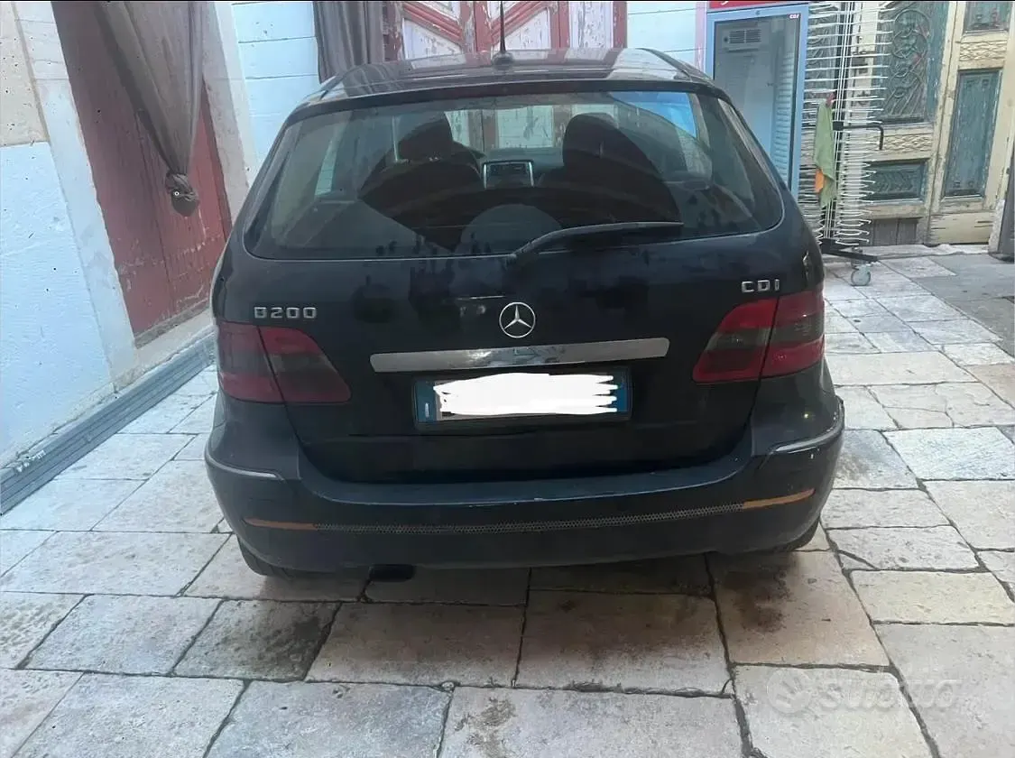 Usata Mercedes B200 140 CV (102 kW) 2007 Nero Monovolume