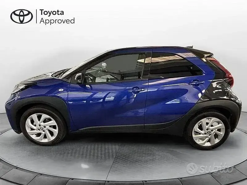 Usata Toyota Aygo X Trend 72 CV (52 kW) 2022 Blu SUV