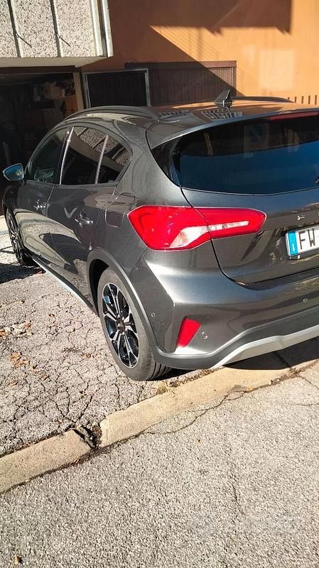 Usata Ford Focus Active 125 CV (91 kW) 2019 Grigio Berlina