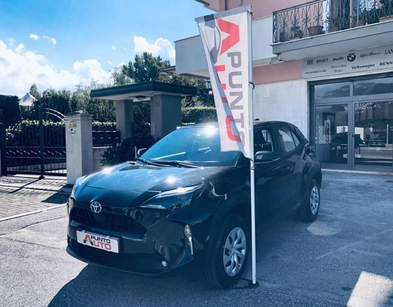 Usata Toyota Yaris Cross Business Edition 92 CV (67 kW) 2023 Nero SUV