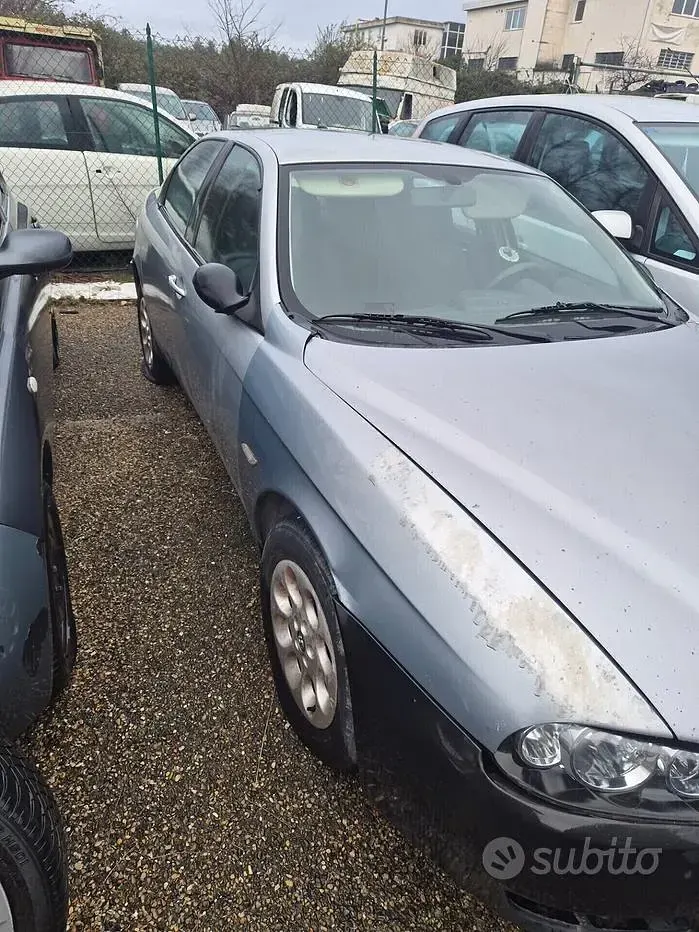Usata Alfa Romeo 156 Distinctive 140 CV (102 kW) 2004 Grigio Berlina