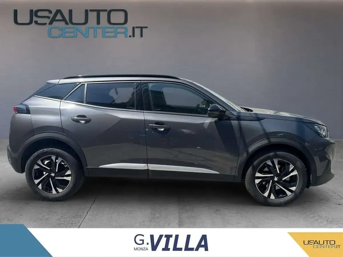 Usata Peugeot 2008 Allure 131 CV (96 kW) 2023 Grigio SUV