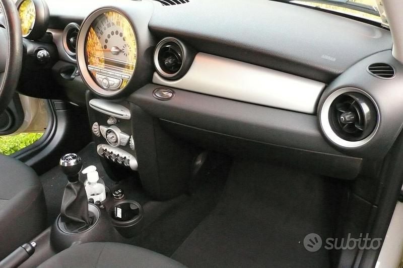 Usata Mini ONE 75 CV (55 kW) 2010 Utilitaria