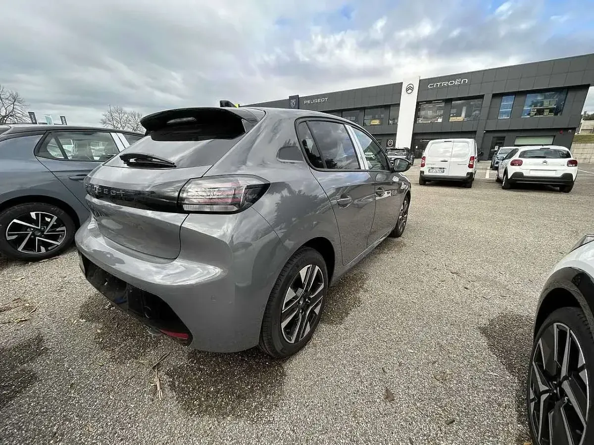 Nuova Peugeot 208 Allure 101 CV (74 kW) 2026 Grigio selenium Utilitaria