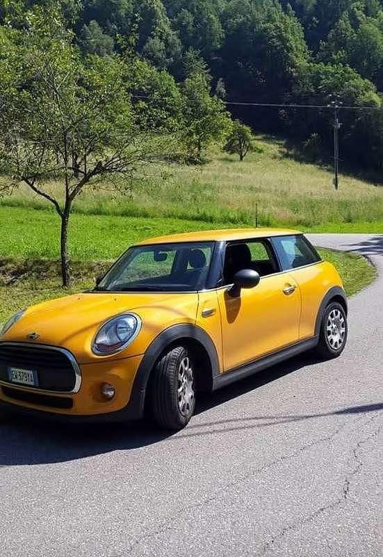 Usata Mini ONE 102 CV (75 kW) 2014 Arancione Utilitaria
