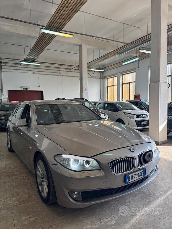 Usata BMW 525 Luxury Line 218 CV (160 kW) 2012 Grigio Berlina