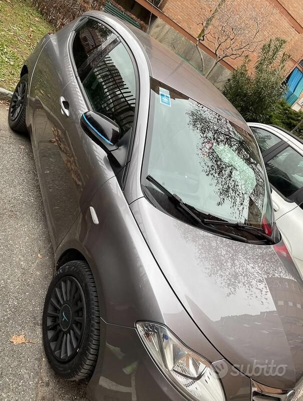 Usata Lancia Ypsilon Gold 69 CV (50 kW) 2013 Grigio Utilitaria