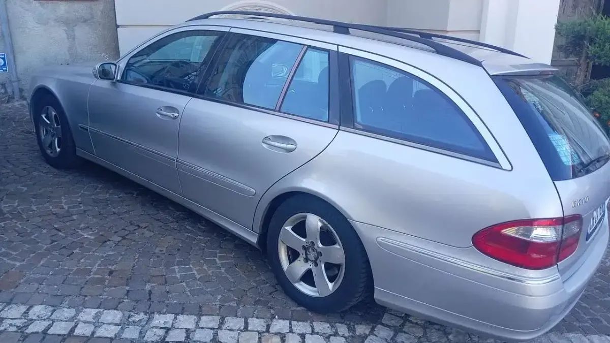 Usata Mercedes E270 Avantgarde 177 CV (130 kW) 2003 Grigio Station wagon