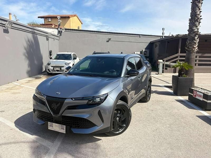 Usata Alfa Romeo Junior Sprint 136 CV (100 kW) 2026 Grigio SUV