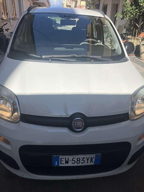 Usata 2015 Fiat Panda Lounge Due volumi | 5800 € (Ottimo prezzo) - Immagine 1/4