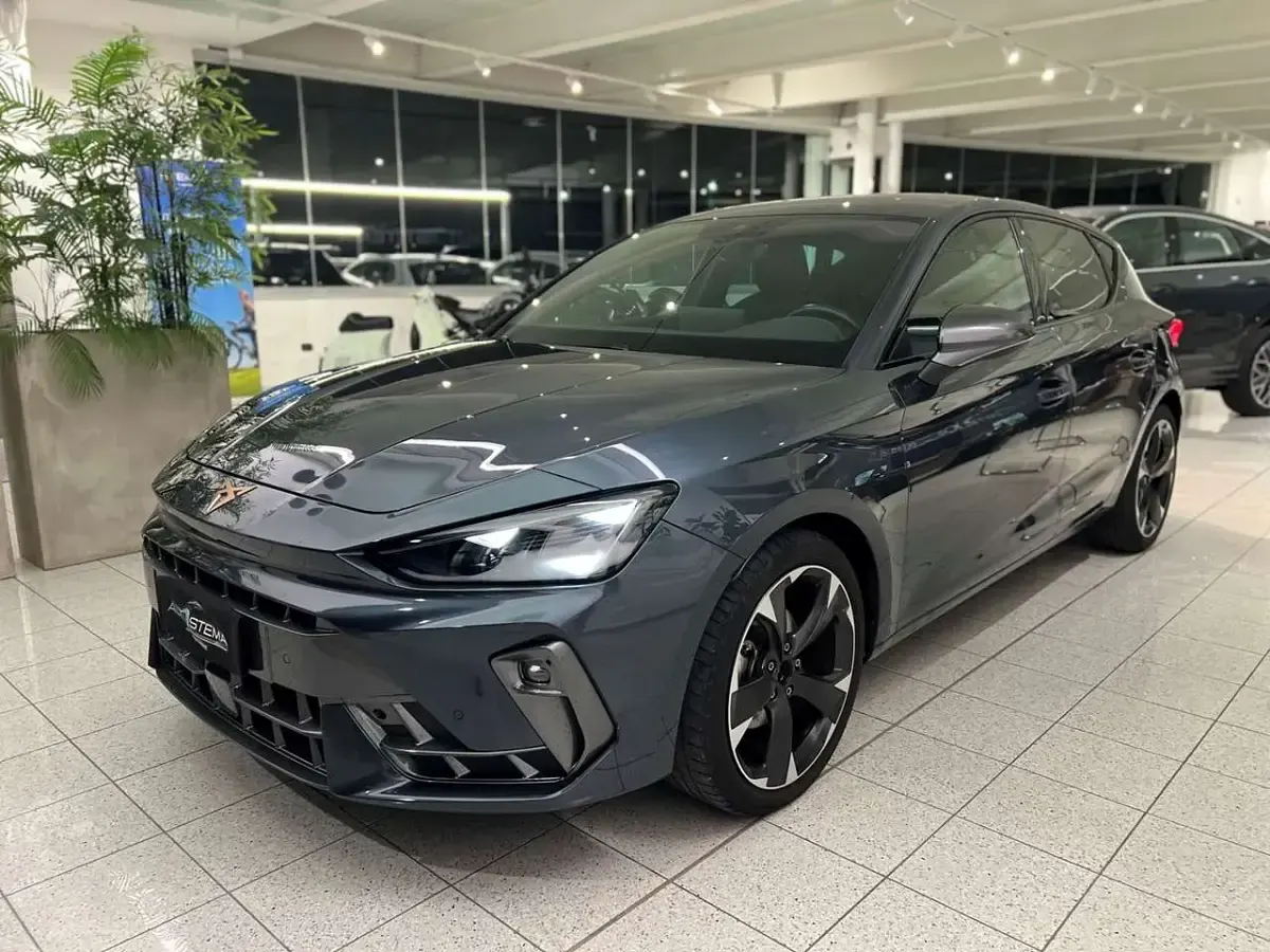 Usata Cupra Leon 150 CV (110 kW) 2025 Berlina