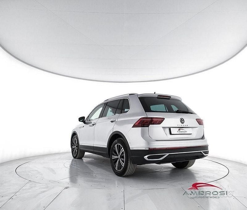 Usata VW Tiguan Elegance 150 CV (110 kW) 2024 Grigio SUV