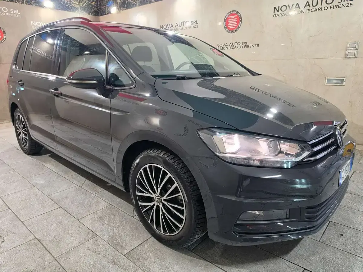 Usata VW Touran Executive 150 CV (110 kW) 2021 Grigio Monovolume