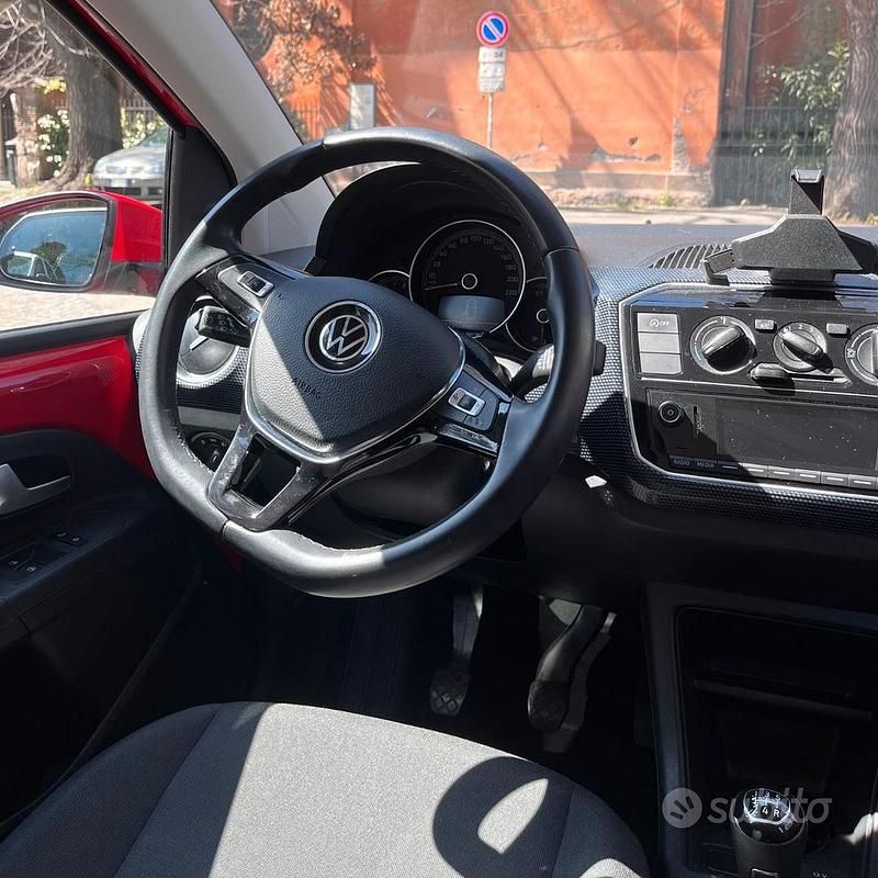 Usata VW up! Move 65 CV (47 kW) 2022 Rosso Utilitaria