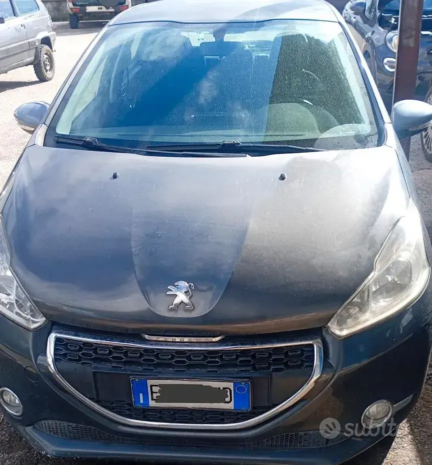 Usata Peugeot 208 95 CV (69 kW) 2014 Grigio Utilitaria