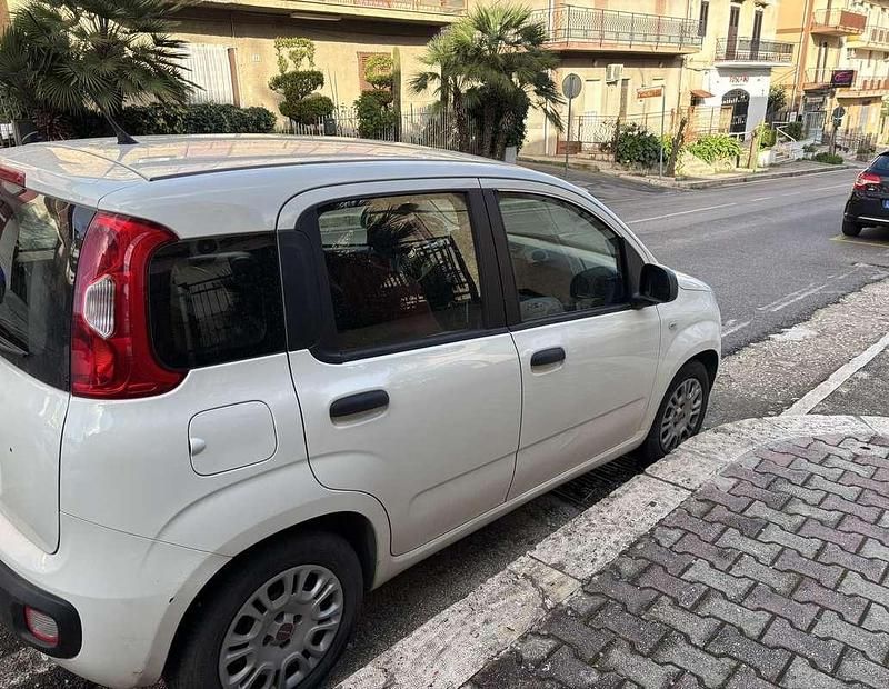 Usata Fiat Panda Lounge 95 CV (69 kW) 2016 Bianco Utilitaria