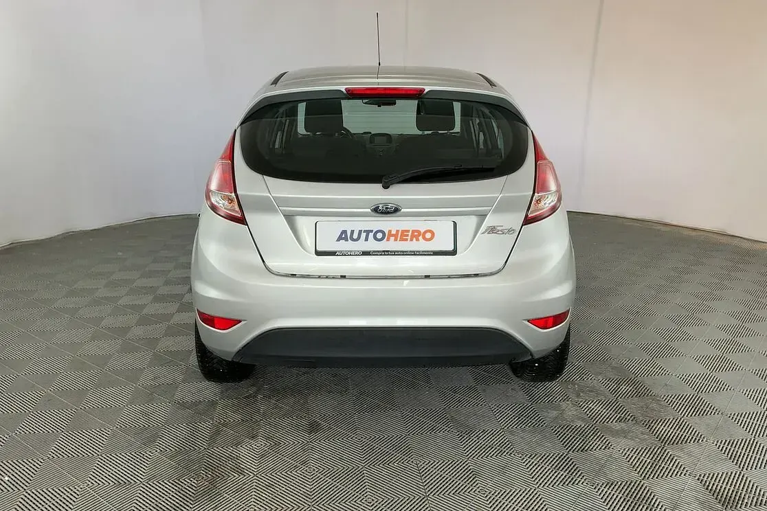 Usata Ford Fiesta 75 CV (55 kW) 2017 Argento Utilitaria