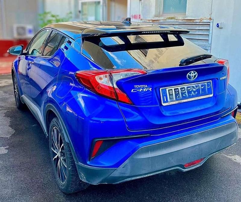 Usata Toyota C-HR Active 98 CV (72 kW) 2018 Blu/azzurro SUV