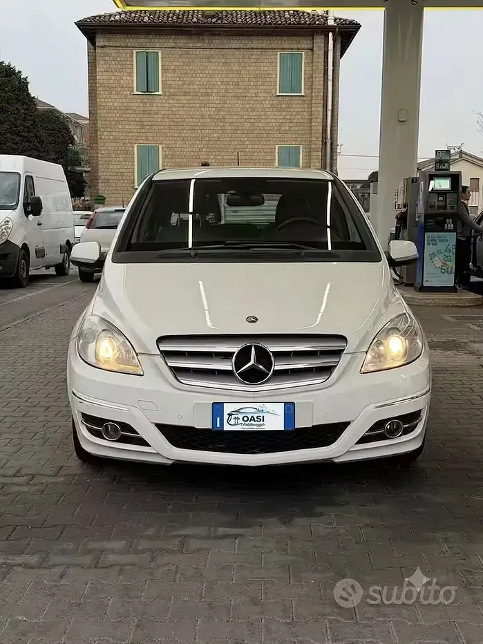 Usata Mercedes B200 140 CV (102 kW) 2008 Monovolume