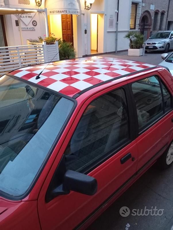 Usata Ford Fiesta 60 CV (44 kW) 1992 Rosso Utilitaria