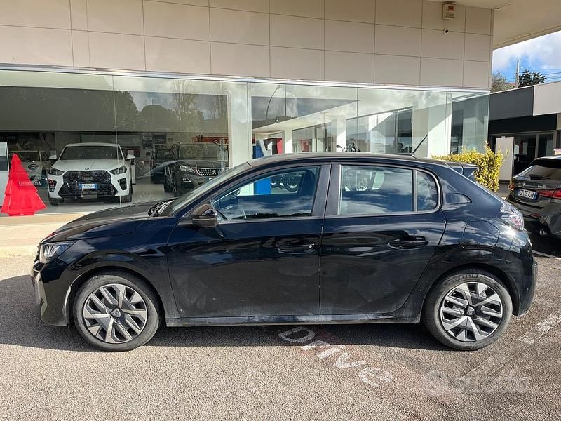Usata Peugeot 208 75 CV (55 kW) 2025 Nero Utilitaria