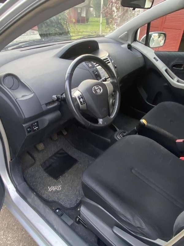 Usata Toyota Yaris 69 CV (50 kW) 2007 Utilitaria
