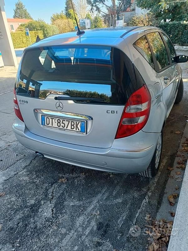 Begagnad Mercedes 180 109 HK (80 kW) 2008 Grå Sedan