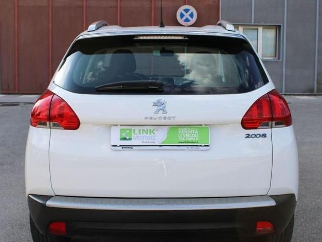Usata Peugeot 2008 Active 82 CV (60 kW) 2015 Bianco metallizzato SUV