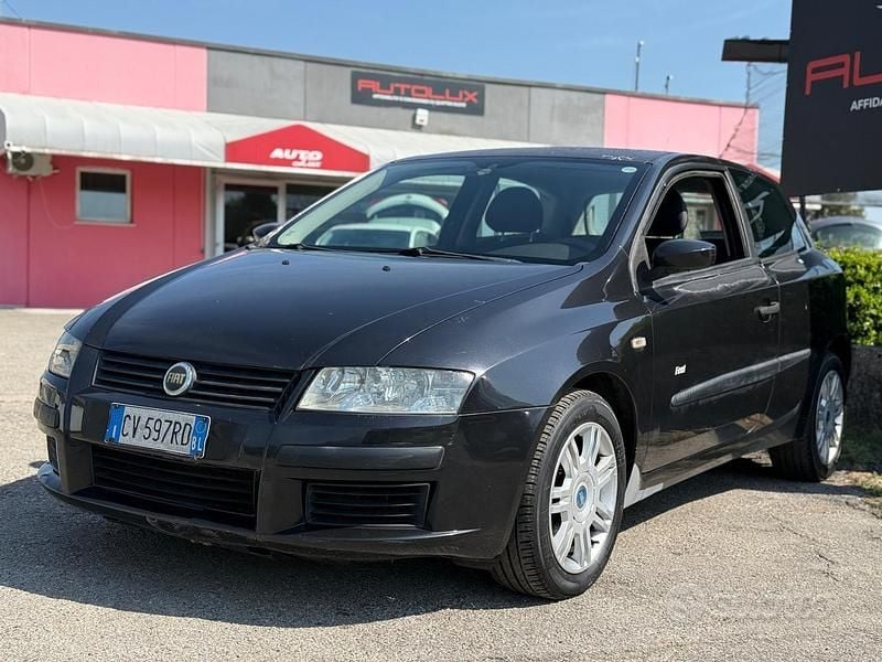 Usata Fiat Stilo Active 101 CV (74 kW) 2005 Nero Berlina