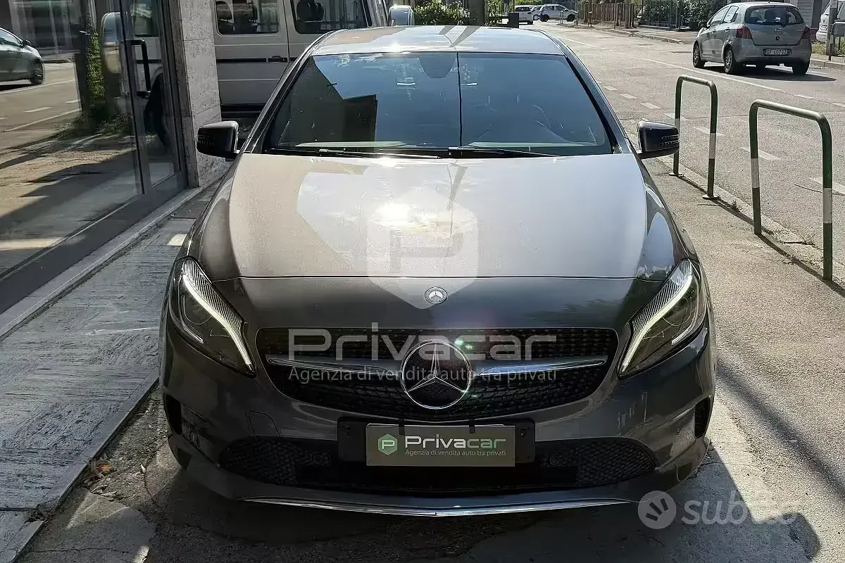 Usata Mercedes A180 109 CV (80 kW) 2016 Grigio Utilitaria