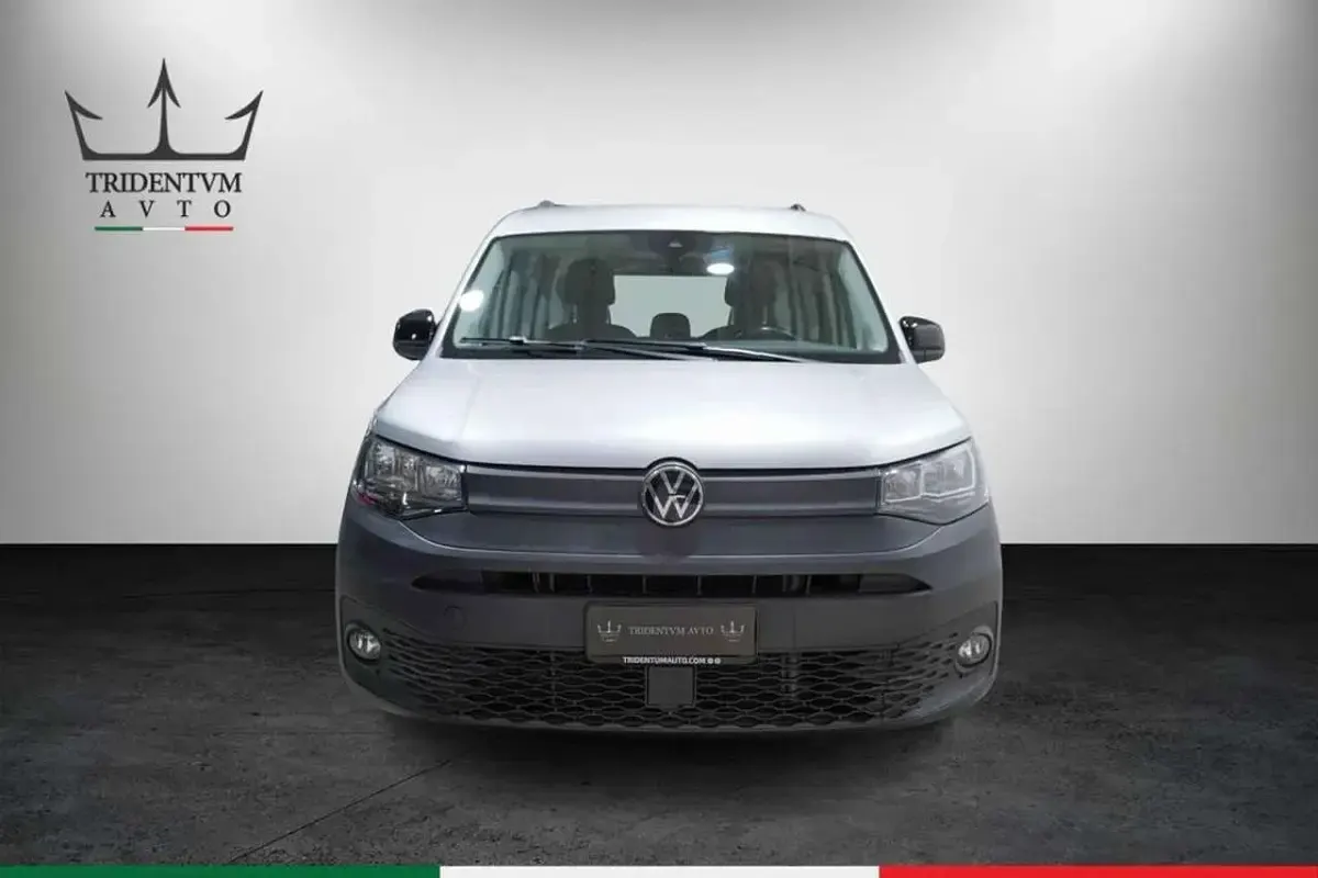 Usata VW Caddy 122 CV (89 kW) 2022 Argento Monovolume