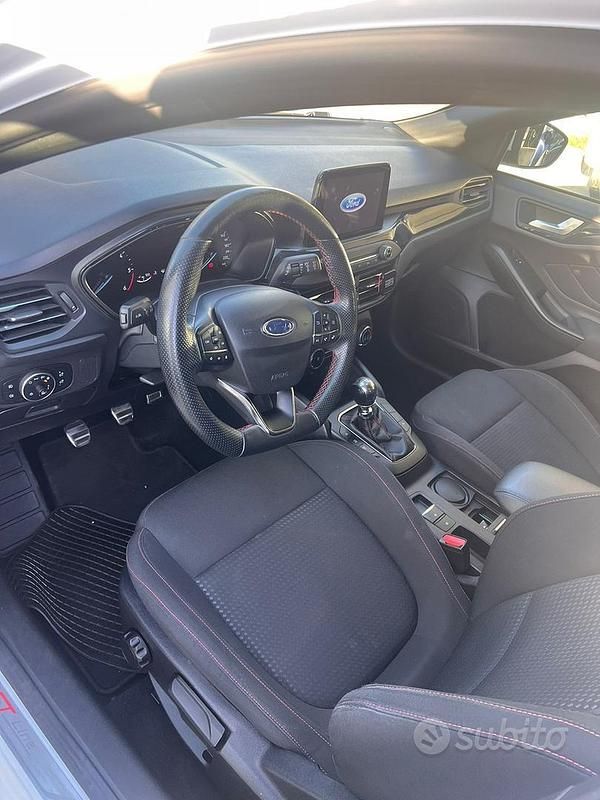 Usata Ford Focus ST-Line 120 CV (88 kW) 2020 Bianco Berlina