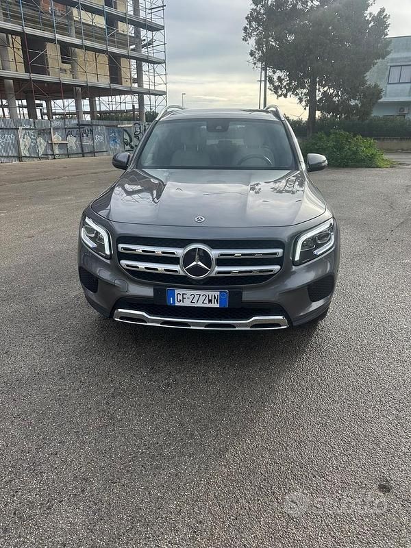 Usata Mercedes GLB180 115 CV (84 kW) 2021 Grigio SUV