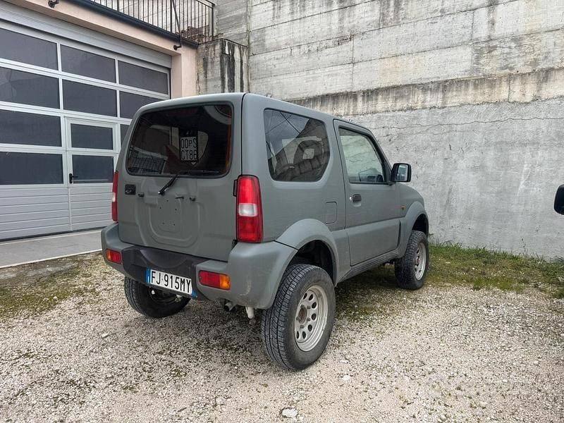 Usata Suzuki Jimny 82 CV (60 kW) 2003 Grigio SUV