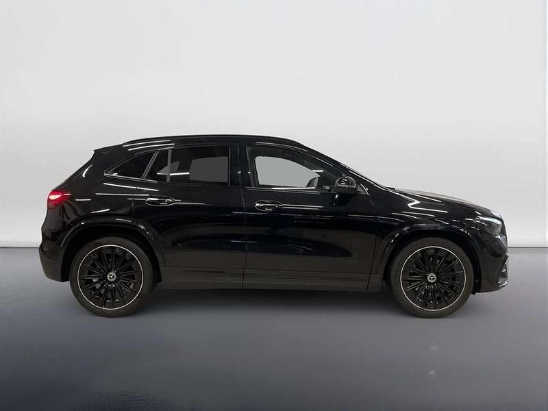 Usata Mercedes GLA200 AMG Line Premium Plus 150 CV (110 kW) 2023 Nero SUV
