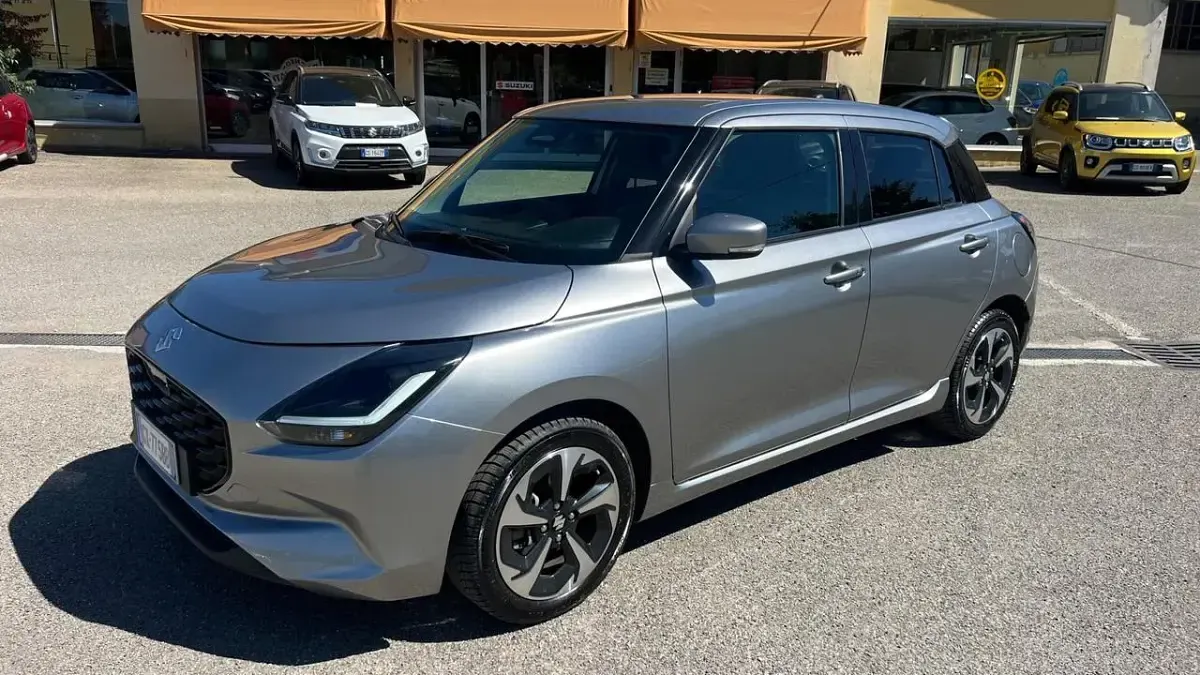 Usata Suzuki Swift 83 CV (61 kW) 2024 Argento Utilitaria