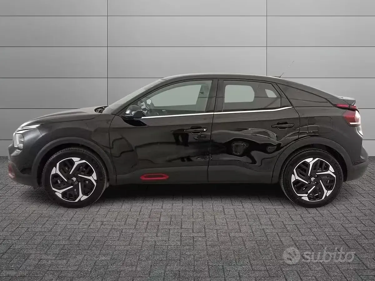 Usado Citroën C4 Feel 131 CV (96 kW) 2023 Negro SUV