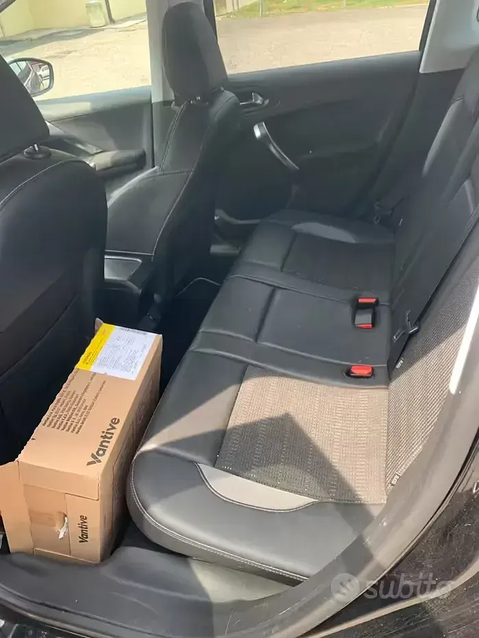 Usata Peugeot 2008 120 CV (88 kW) 2015 Nero SUV