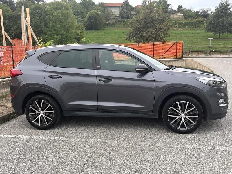 Grigio Usata 2018 Hyundai Tucson GO! SUV | 17.500 € (Cara) - Immagine 1/4