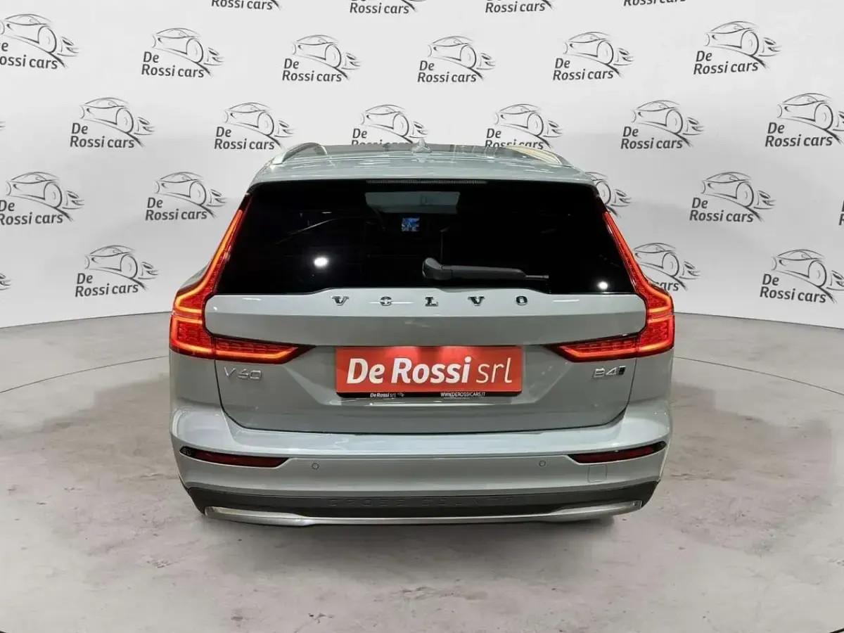 Usata Volvo V60 CC Plus 197 CV (144 kW) 2023 Grigio Station wagon