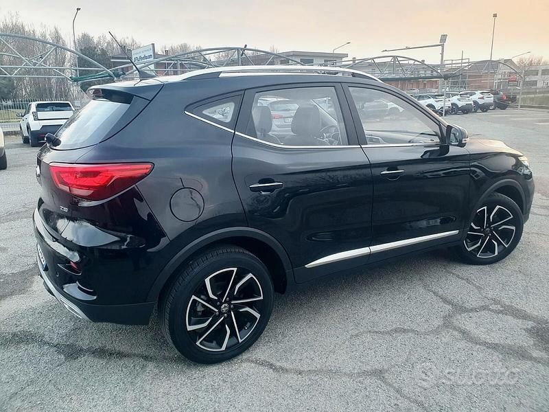 Usata MG ZS Luxury 106 CV (77 kW) 2023 Nero SUV
