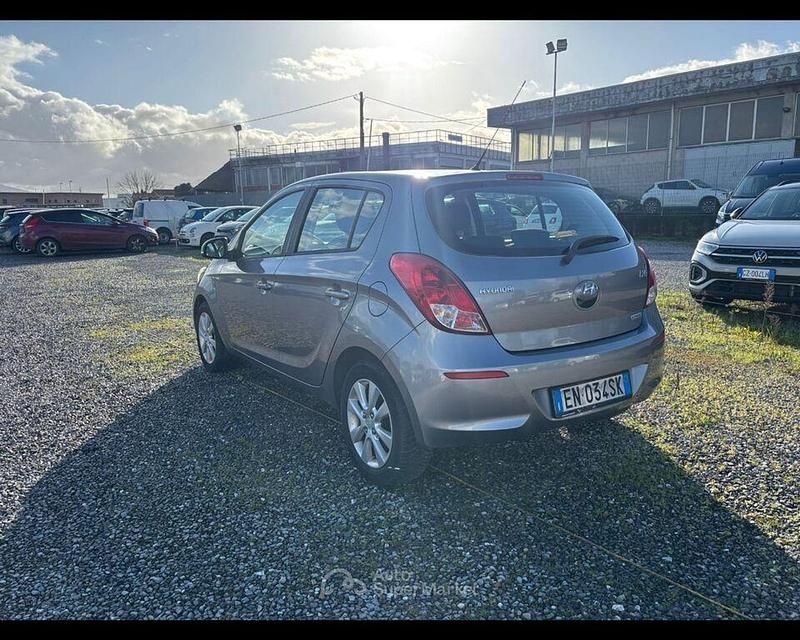 Usata Hyundai i20 Classic 75 CV (55 kW) 2012 Grigio Utilitaria